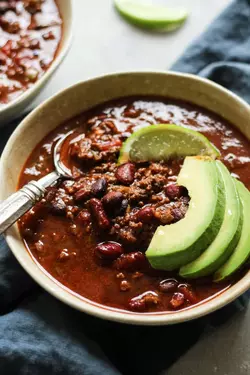 16 Slow Cooker Chipotle Bean Chili