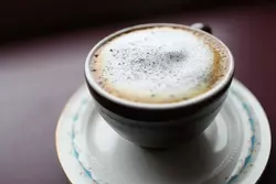 Hoe Koffiemelk Op Te Schuimen Voor Een Perfecte Latte Voor Thuis