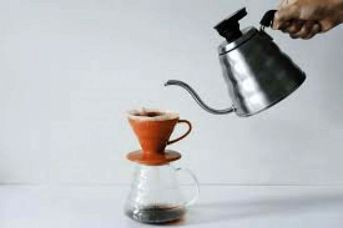 Hoe Stovetop Percolator-koffie Te Maken. Stapsgewijze Handleiding